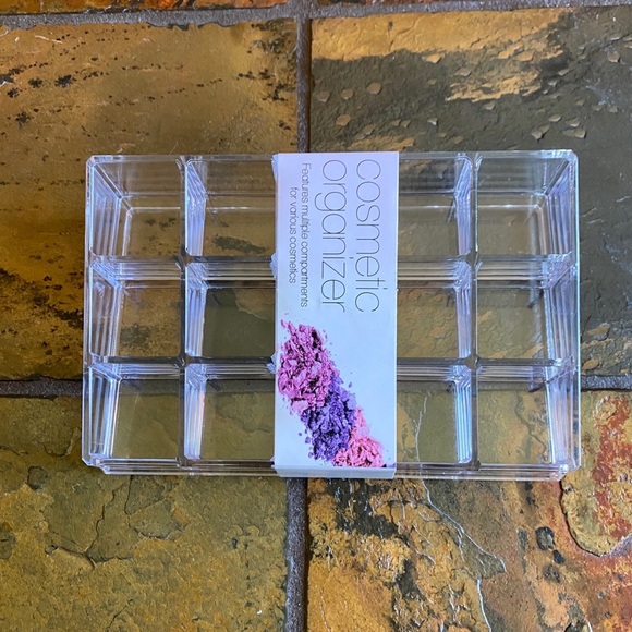 Cosmetic Organizer - Picture 2 of 3